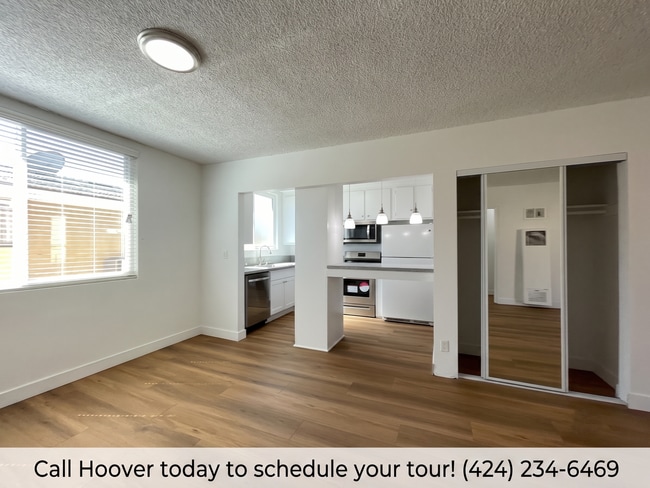 Interior Photo - 7351 Variel Ave