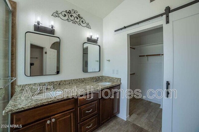 Building Photo - 16023 N 48th Pl