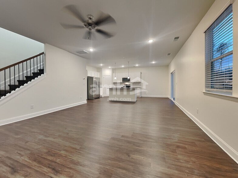 Building Photo - 5500A Farm Pond Ln