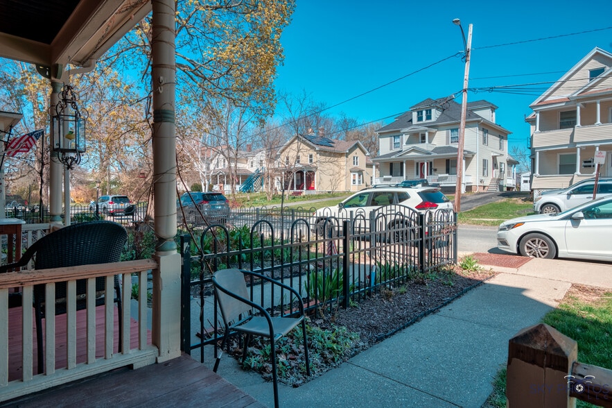 Building Photo - 52 Pomeroy Ave