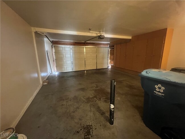 Building Photo - 8940 Clairton Ct