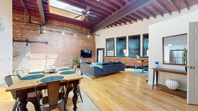 Building Photo - 19 Stanhope St