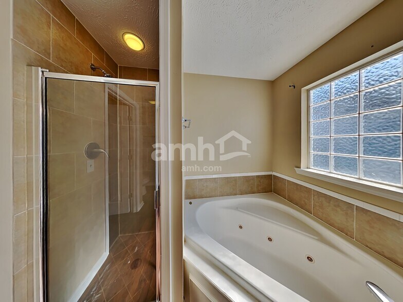 Building Photo - 2519 Claymore Run