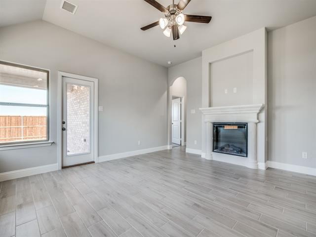 Building Photo - 512 Redbud Dr