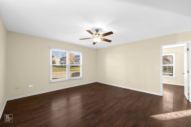 Building Photo - Schaumburg Ranch Two Bedroom One Bath with One Car Garage