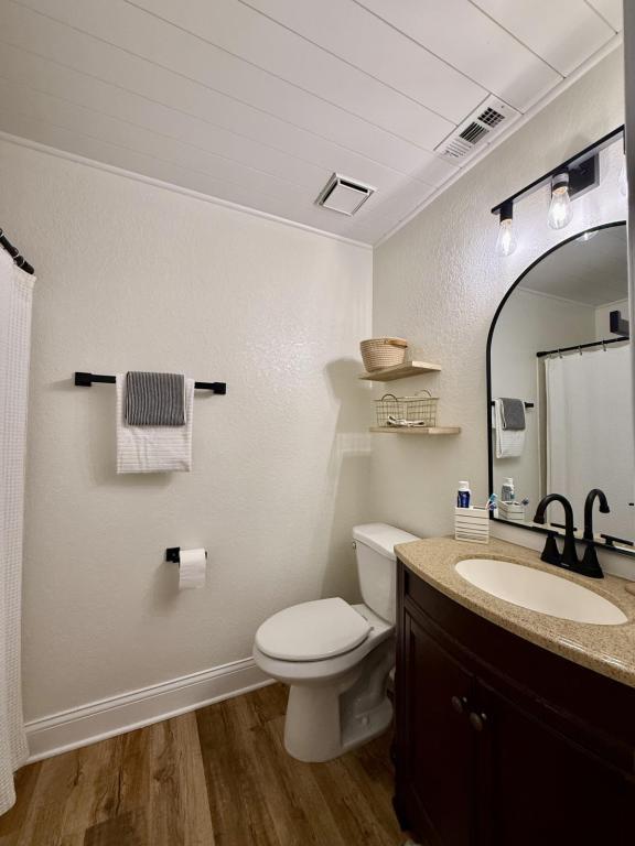 Building Photo - 4829 Wildflower Dr