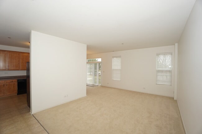 Building Photo - 210 Portage Ln