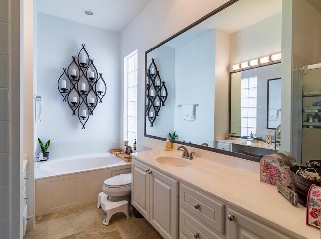 Building Photo - 11355 SW Rockingham Dr