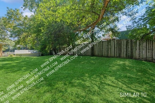 Building Photo - 3422 SW 8th St