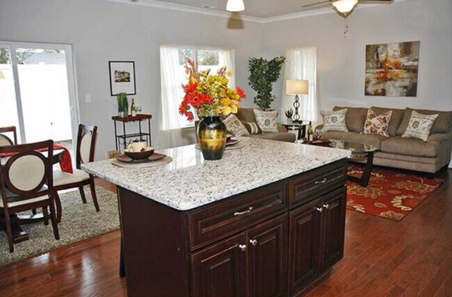 Building Photo - 241 Floridays Way