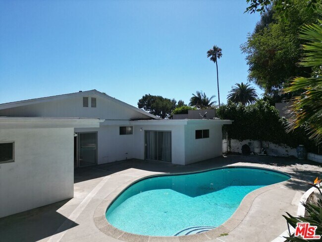 Building Photo - 31617 Broad Beach Rd