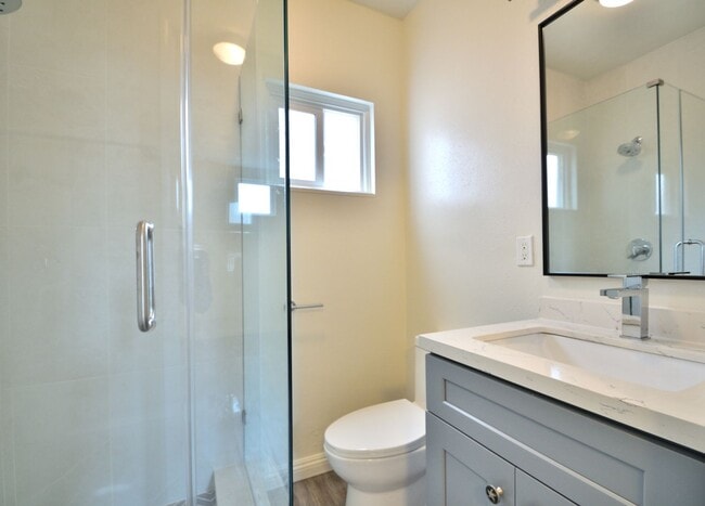Building Photo - t232