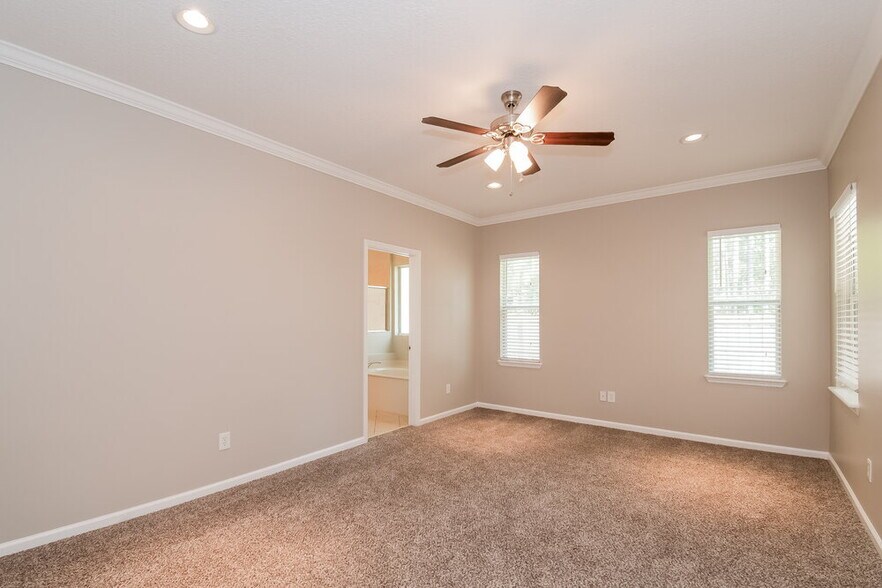 Building Photo - 3092 Litchfield Dr