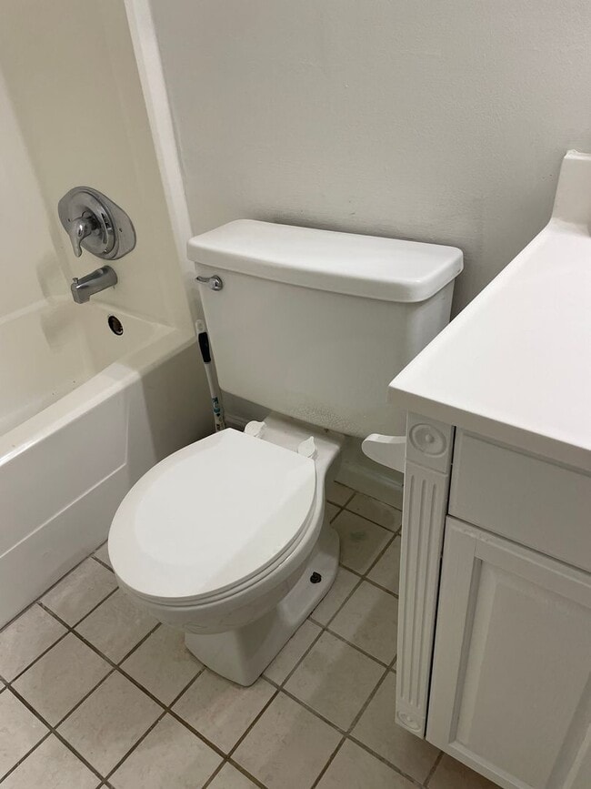 Building Photo - Modern 2-Bed, 1-Bath Oasis with Central Air and Gourmet Kitchen