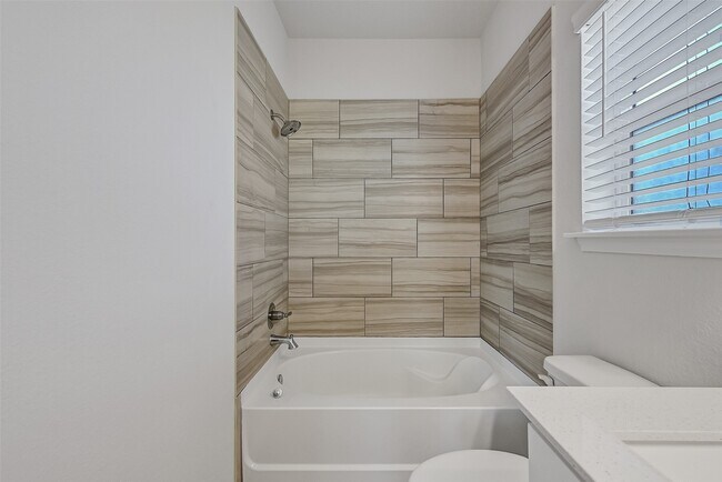 Building Photo - 6846 Termino Ln