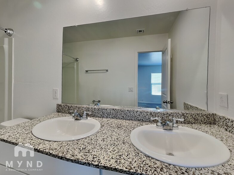 Building Photo - 9346 W Raven Dr