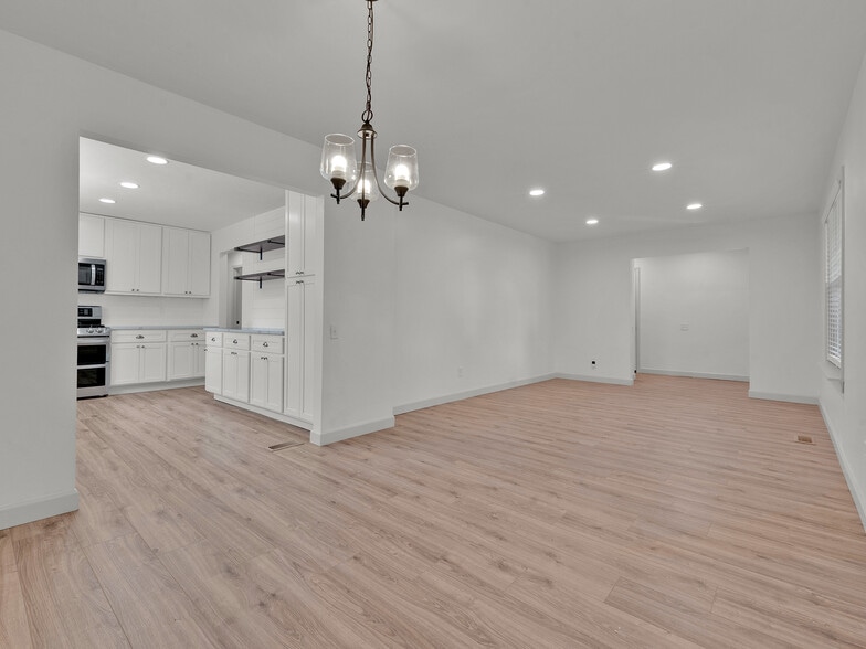 Building Photo - 449 Madrina Ct