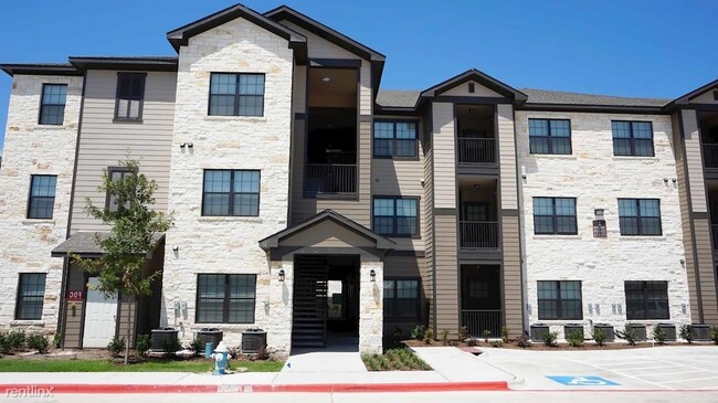 Building Photo - 1 br, 1 bath Condo - 9387 FM 1960 Bypass W...