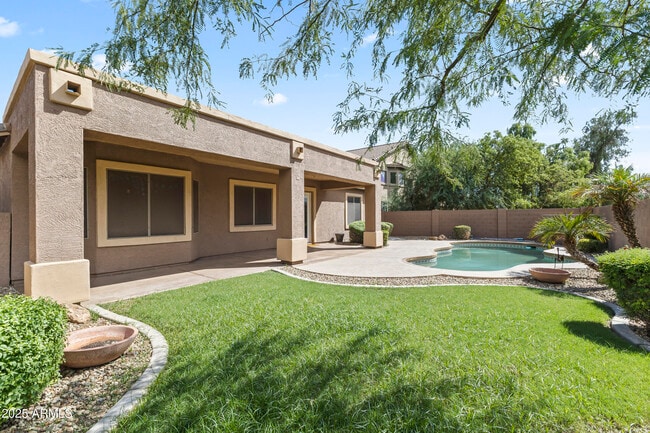 Building Photo - 15053 W Cameron Dr