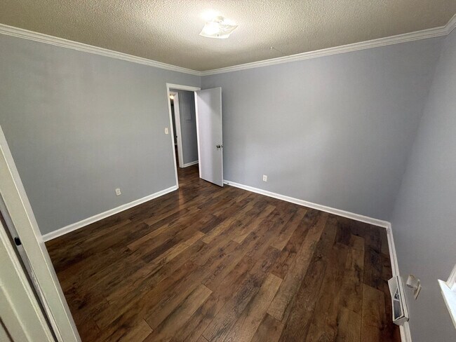 Building Photo - Room in Single Family Home on Westfield St