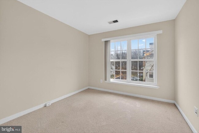 Building Photo - 7568 Great Swan Ct