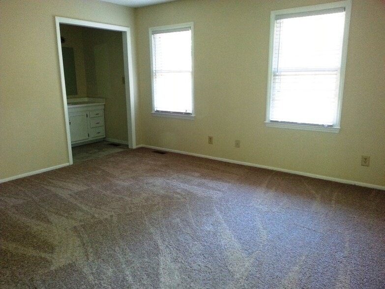 Master - 910 Dolphin Ct