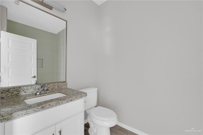 Building Photo - 16 S Dahlia St