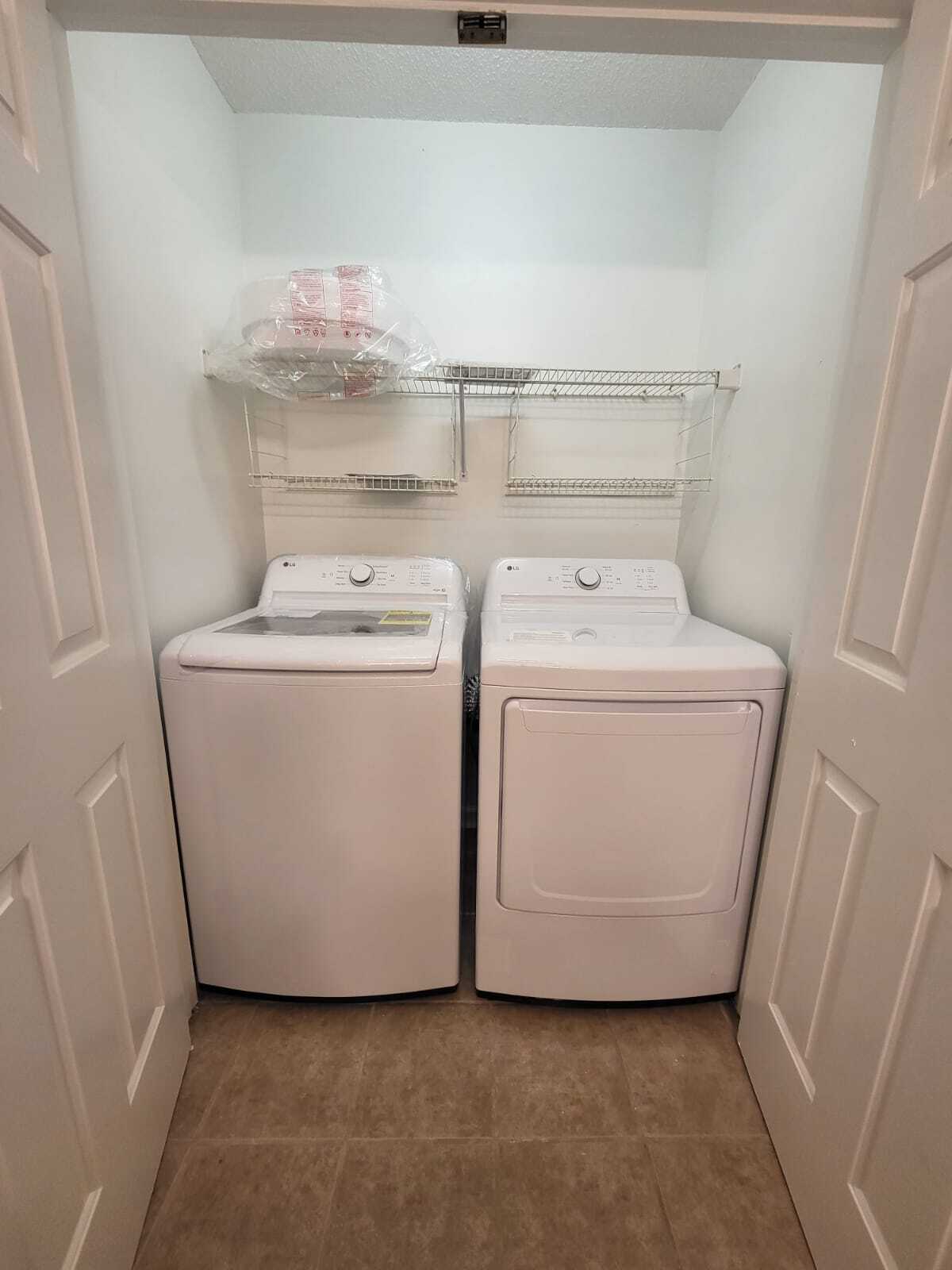 Building Photo - 2305 Whispering Pines Dr