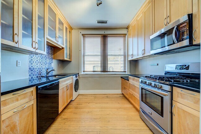 Building Photo - OPPORTUNITY KNOCKS 3 BED 1 BATH 1,400 SF ±...