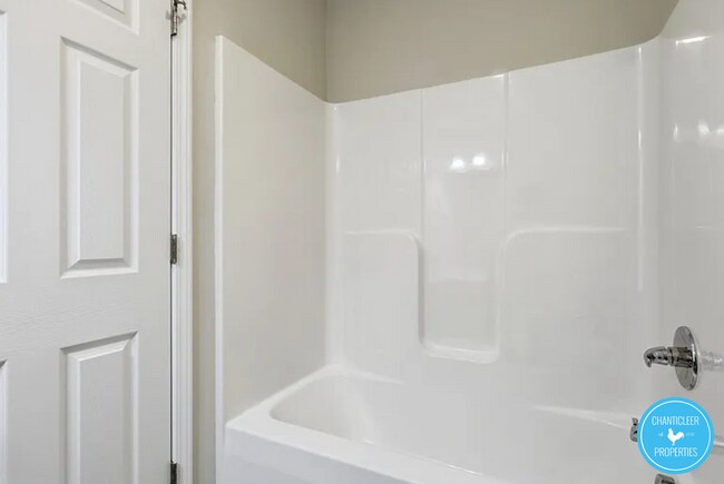 Building Photo - 2654 Middle Br Bnd