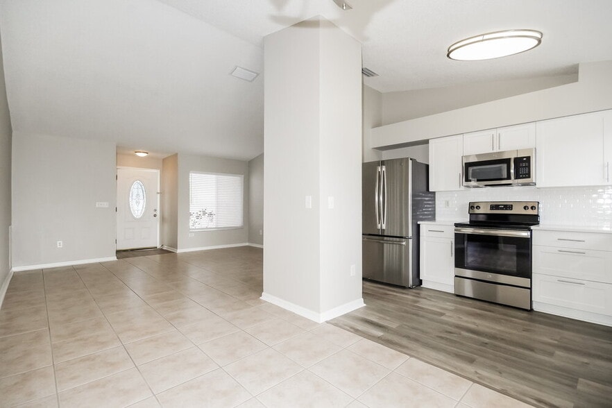 Building Photo - 1515 Birchstone Ave