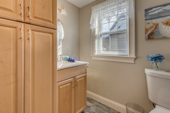 Building Photo - 2 Melvin St