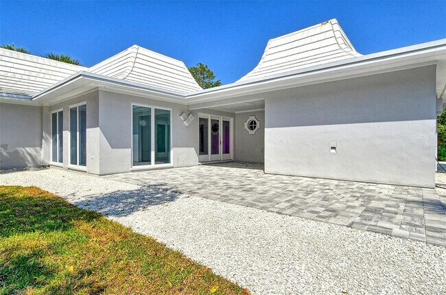 Building Photo - 2800 Casey Key Rd