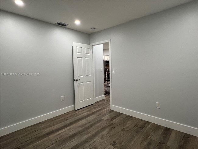 Building Photo - 3815 SW 89th Ave