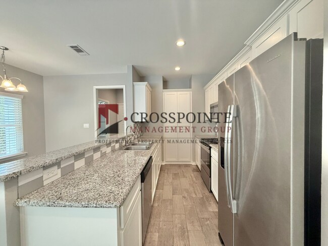 Building Photo - Tour Today! 2 Bedroom 2 Bath Duplex!