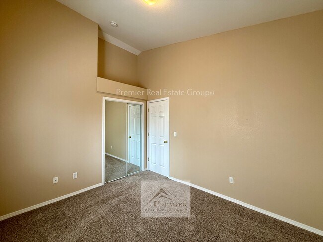 Building Photo - 6769 Ventana Ln