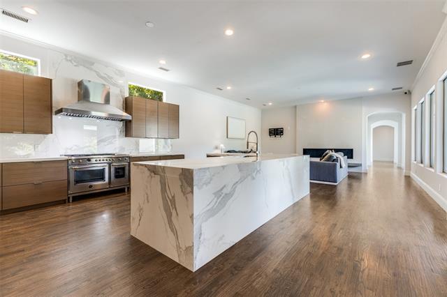 Building Photo - 8647 Wingate Dr