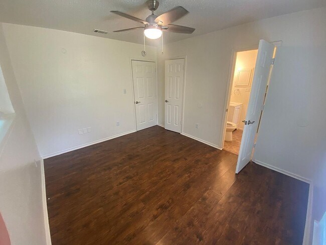 Building Photo - 1415 Reynoldston Ln