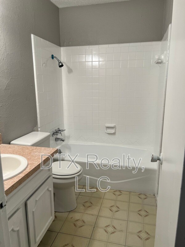 Building Photo - 7847 Mirage Valley Dr