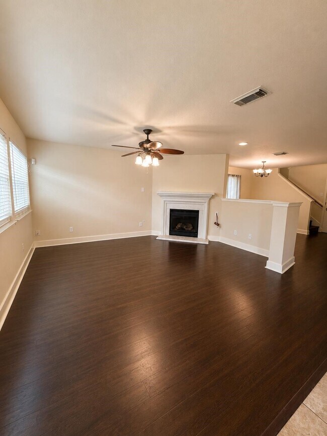 Building Photo - 6146 Settlers Lake Cir W