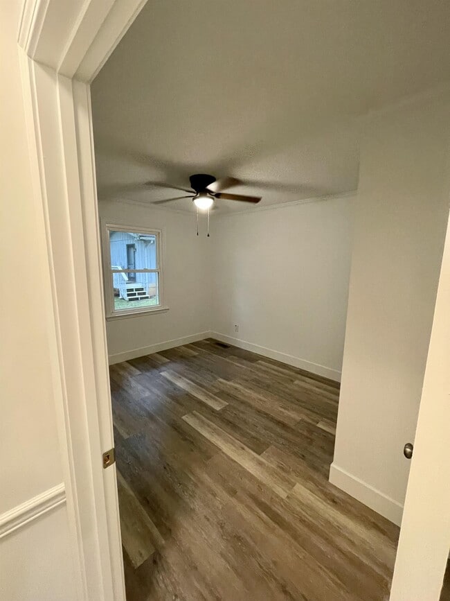 Building Photo - 51 Allen Ave