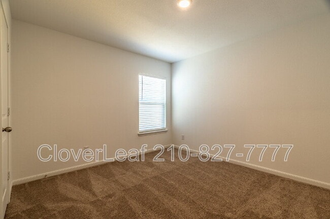 Building Photo - 3870 Trail de Paris