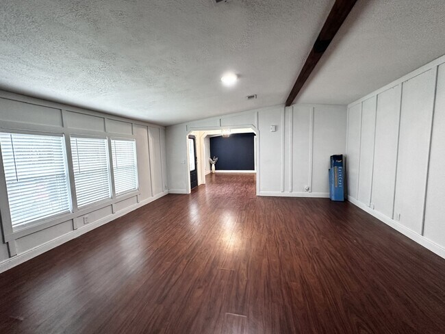 Building Photo - 2325 Salt Creek Trail