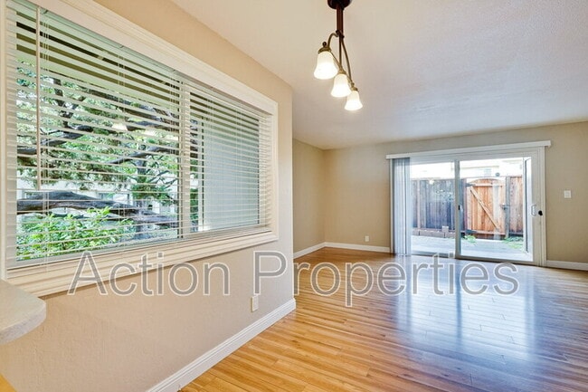 Building Photo - 1963 Landess Ave