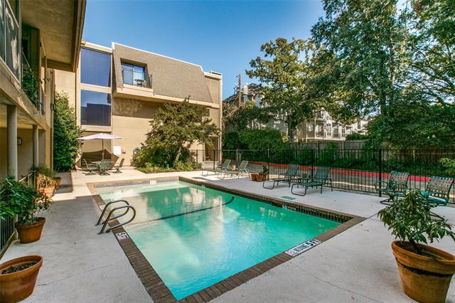 Building Photo - 4044 Buena Vista St