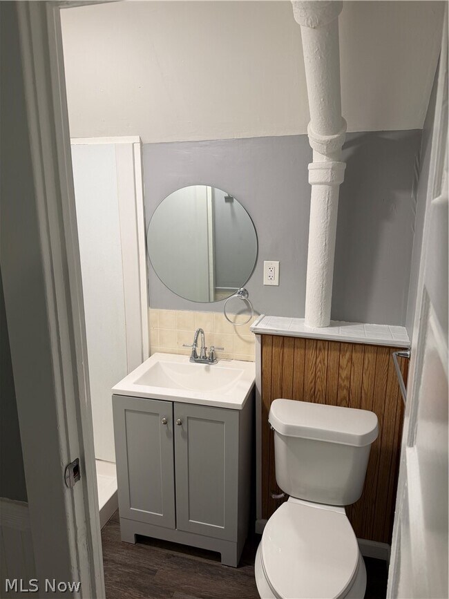 Building Photo - 3694 E 57th St