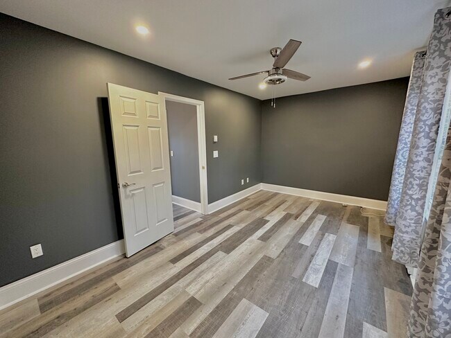 Building Photo - 55 Woodland Pl