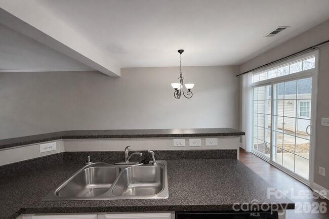 Building Photo - 116 Morning Mist Ln