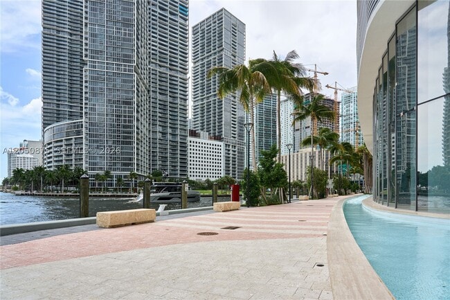 Building Photo - 300 Biscayne Blvd