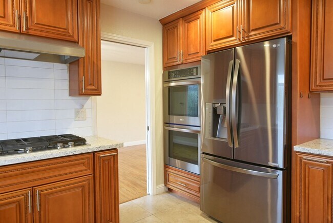 Building Photo - Beautifully Updated 5 Bedroom and 3 Bath Home in Desirable Blossom Valley Neighborhood!